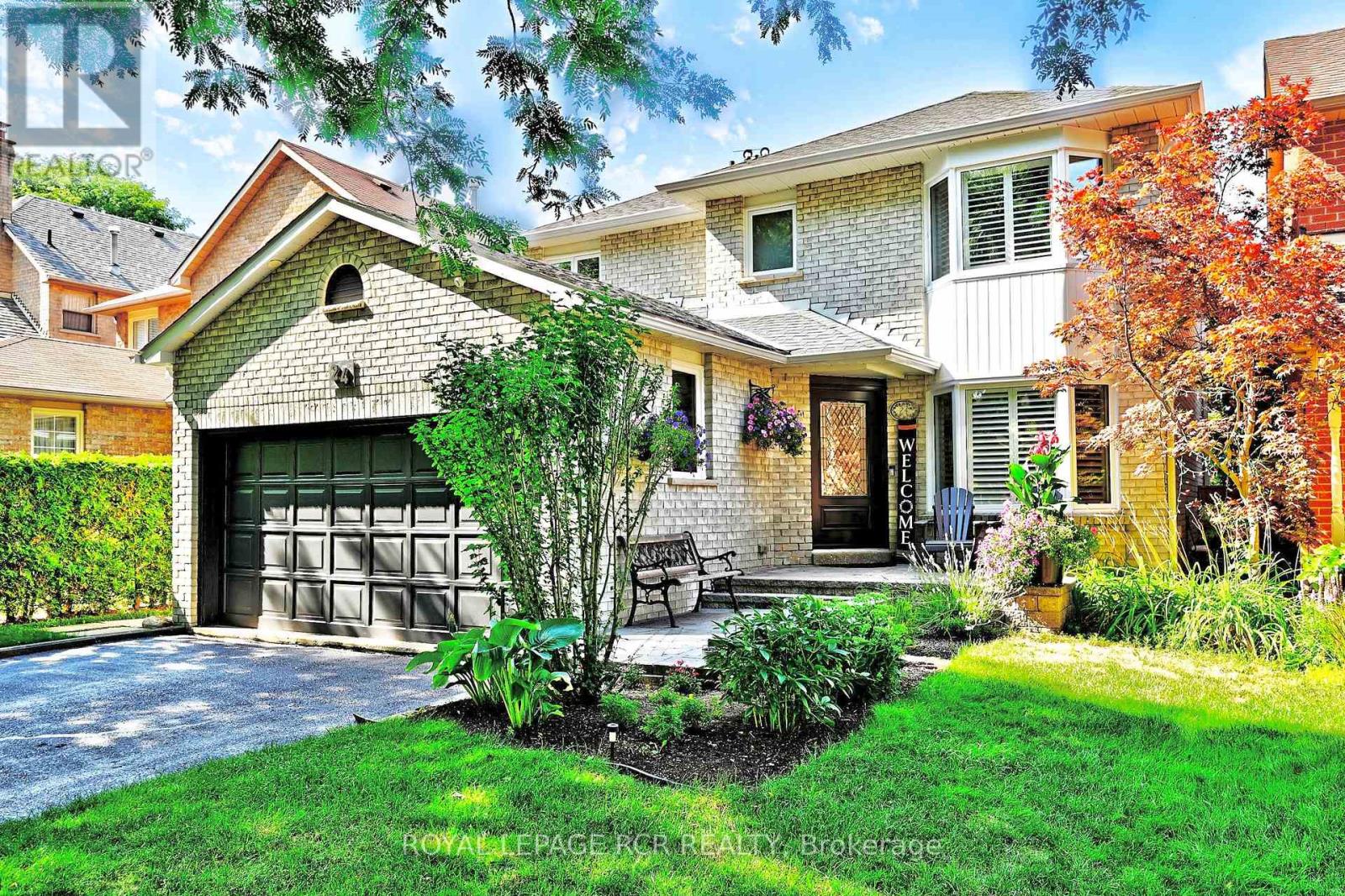24 Murdock Ave, Aurora, ON L4G 5E5