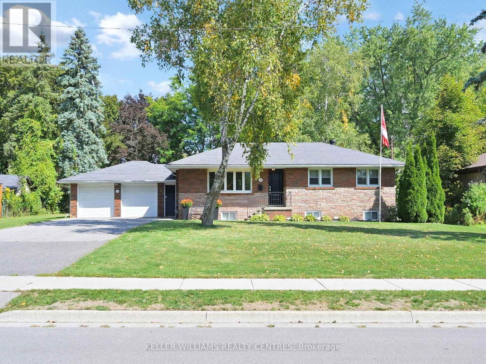 128 Maytree Ave, Whitchurch-Stouffville, ON L4A 1G2
