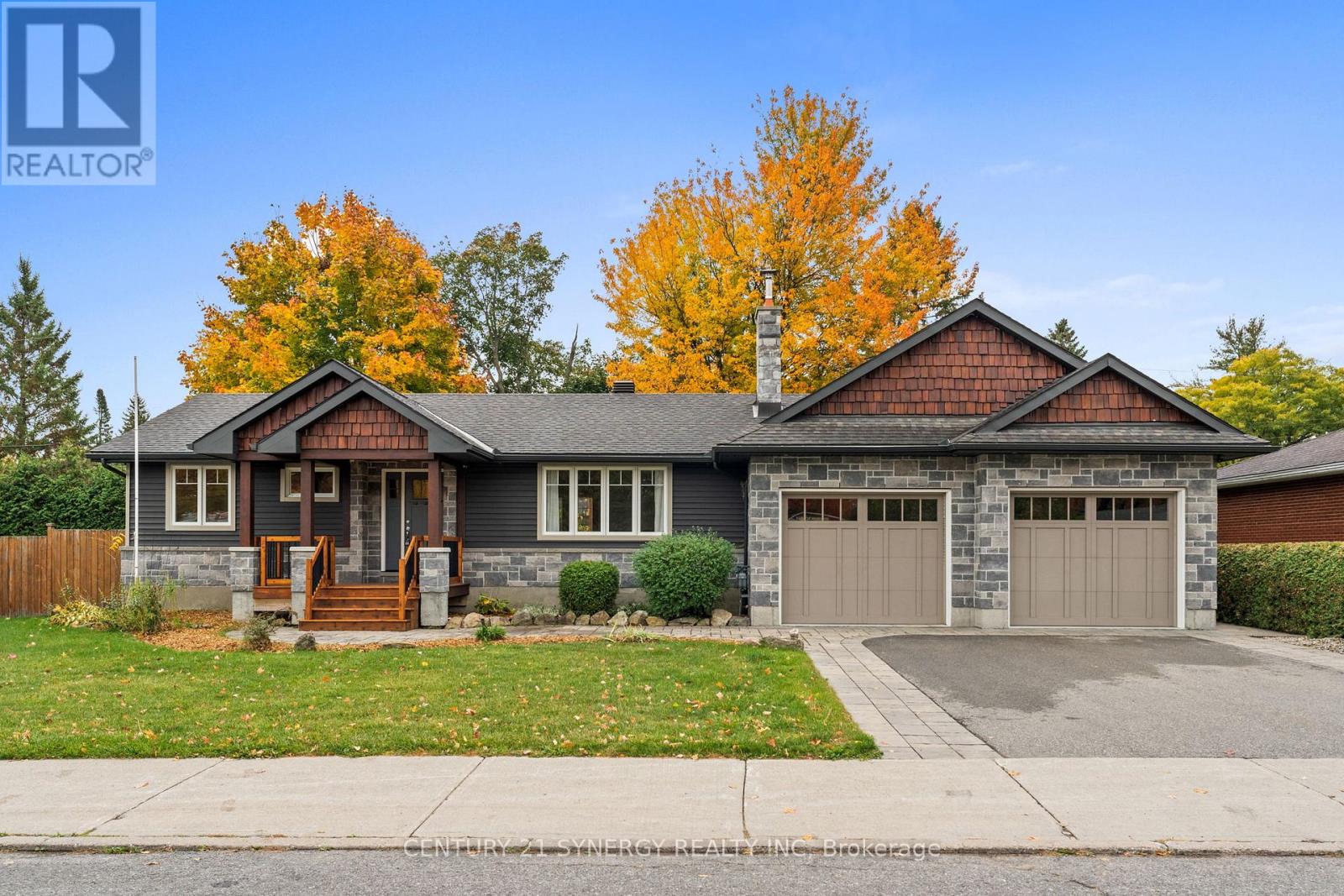 22 Carola St, Ottawa, ON K2G 0Y1