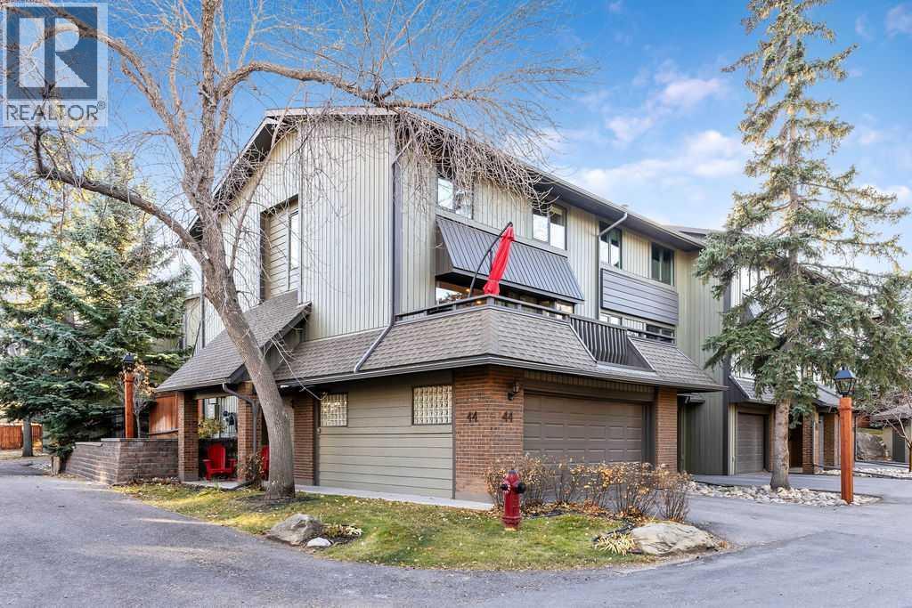 10030 Oakmoor Way Sw Unit 44, Calgary, AB T2V 4S8