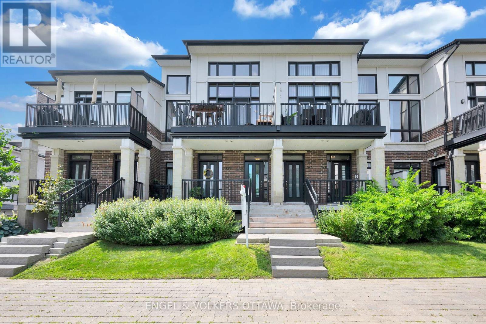 262 Pembina Private, Ottawa, ON K4M 0E2