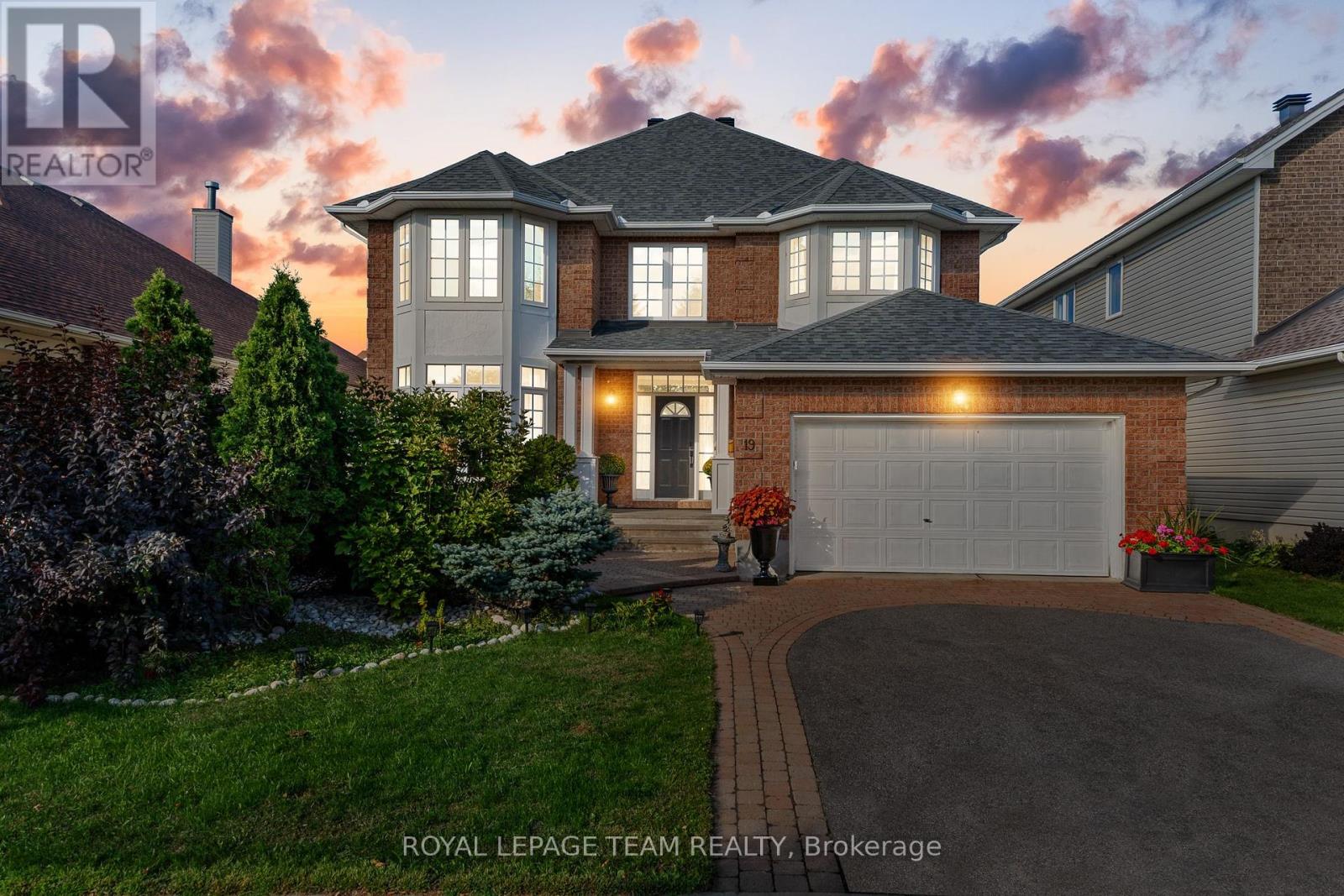 19 Black Tern Cres, Ottawa, ON K2M 2Z4