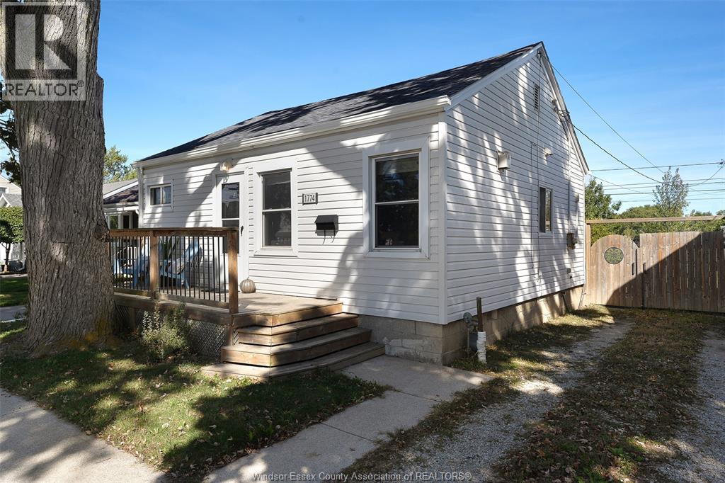 1774 Tourangeau, Windsor, ON N8Y 4J8