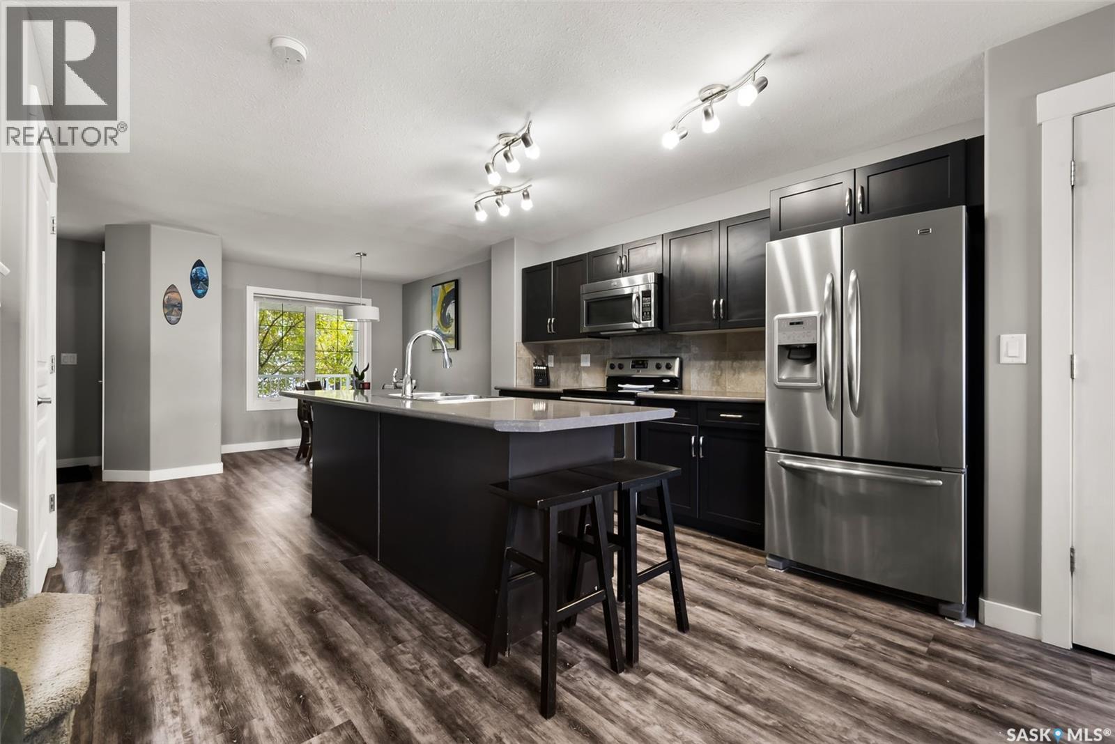 5330 Universal Cres, Regina, SK S4W 0K7