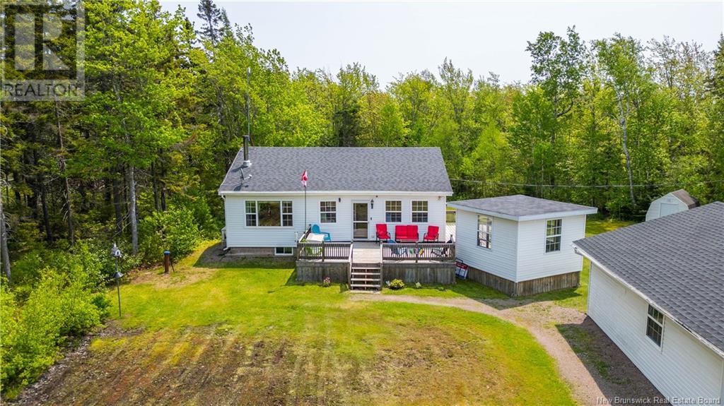 111 Waltons Beach Rd, Murray Corner, NB E4M 2M2