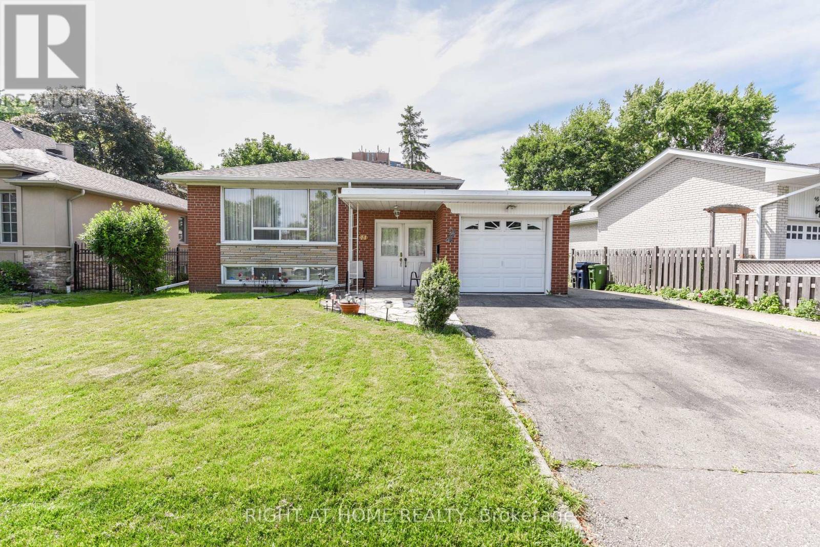 44 Birgitta Cres, Toronto, ON M9C 3W4
