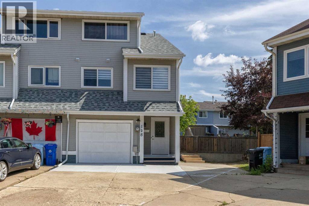 128 Wallace Pl, Fort Mcmurray, AB T9H 4P9