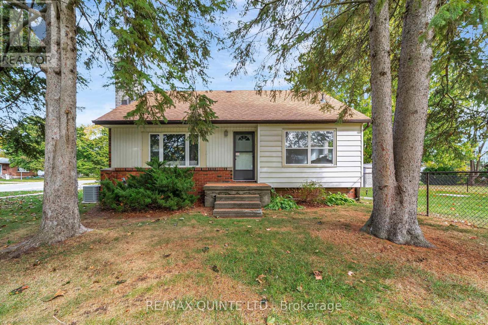 501 Bridge St E, Belleville, ON K8N 5L1