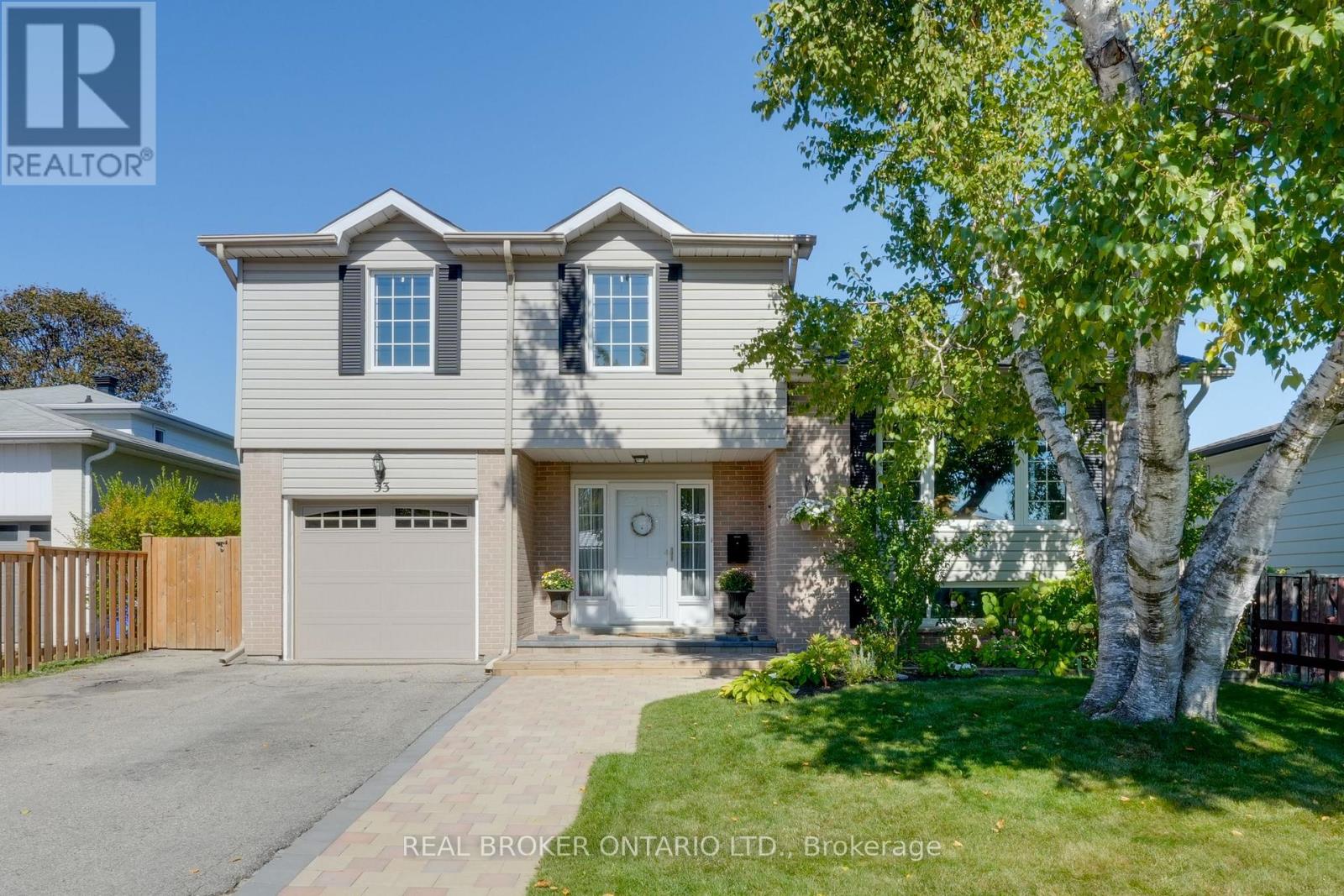 33 Porter Cres, Barrie, ON L4M 4L2