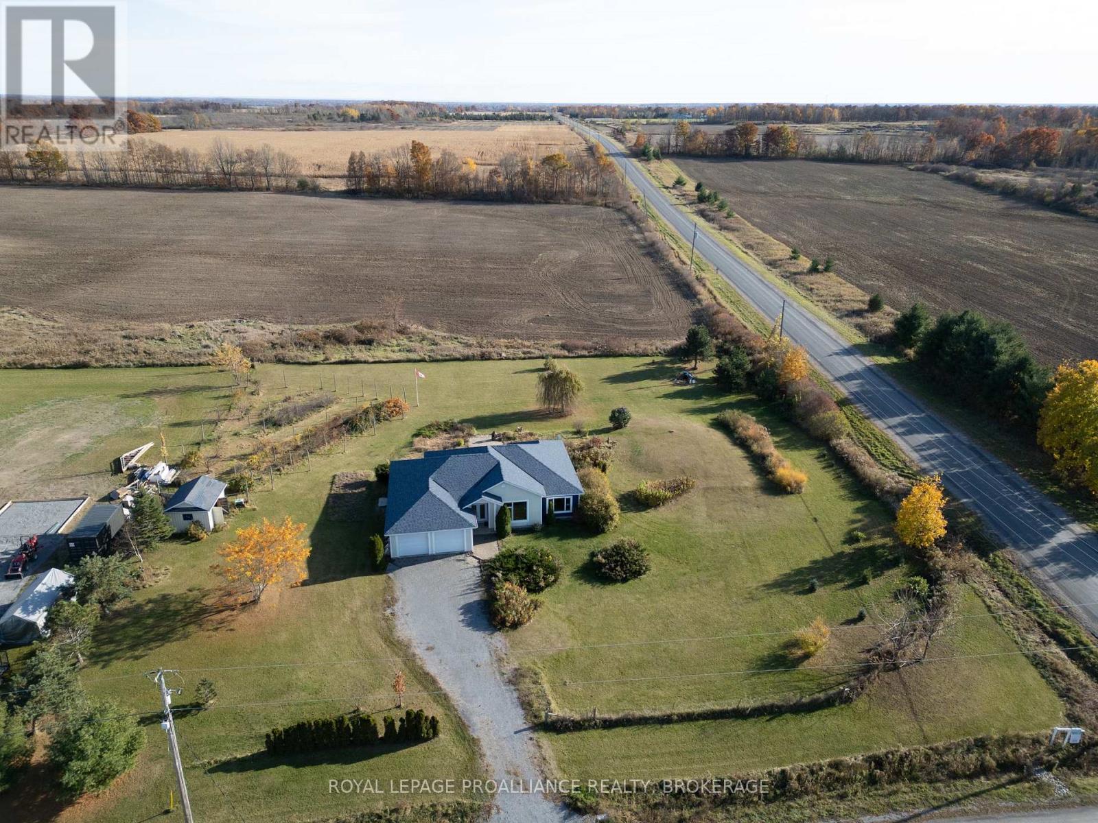 10 N Shore Rd, Frontenac Islands The Islands, ON K7G 2V6
