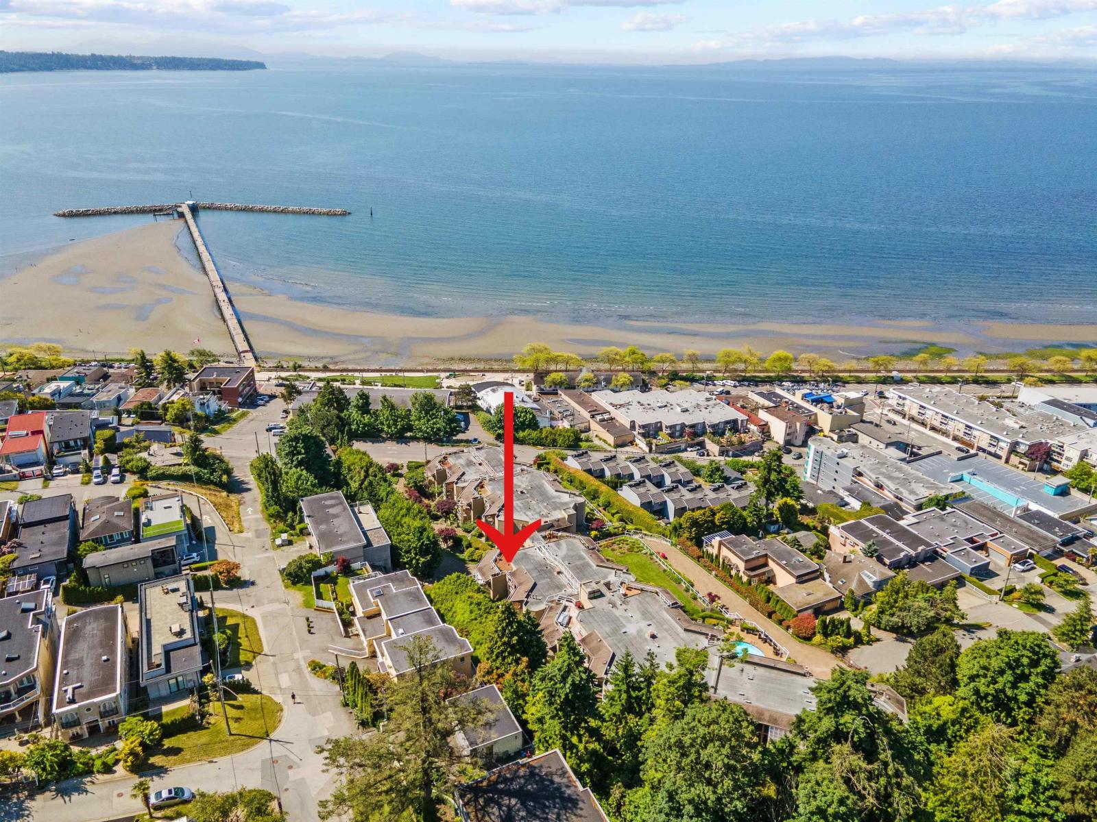 15025 Victoria Avenue Unit 102, White Rock, BC V4B 1G2