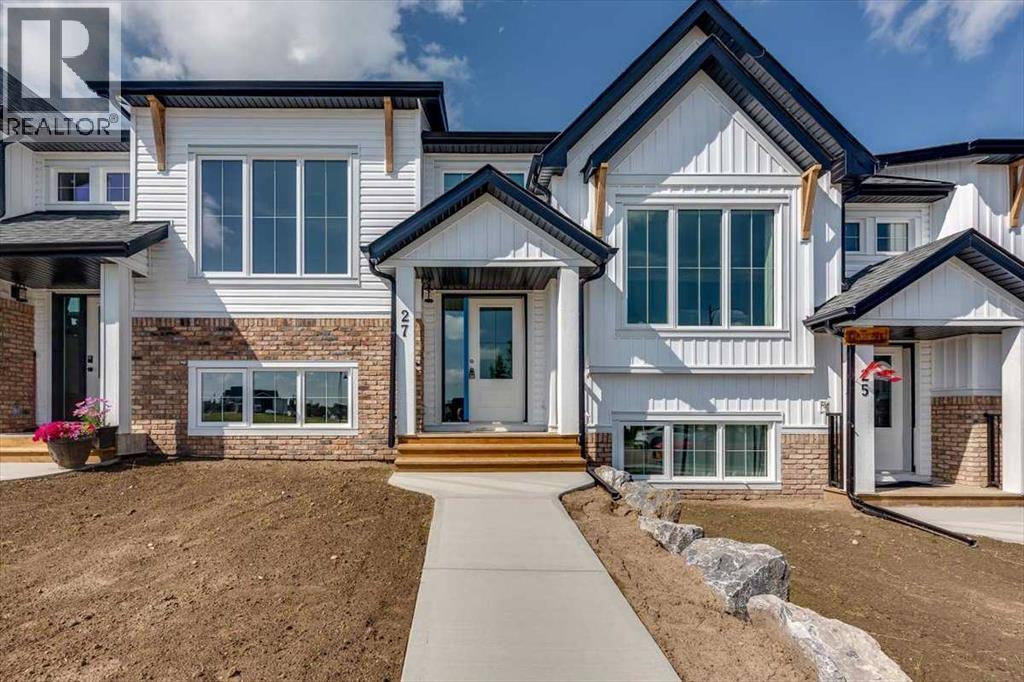 27 Station Dr, Sylvan Lake, AB T4S 0S6