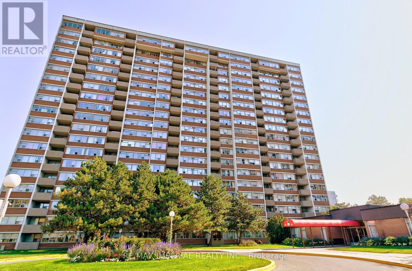 1111 45 Silver Springs Blvd, Toronto, ON M1V 1R2