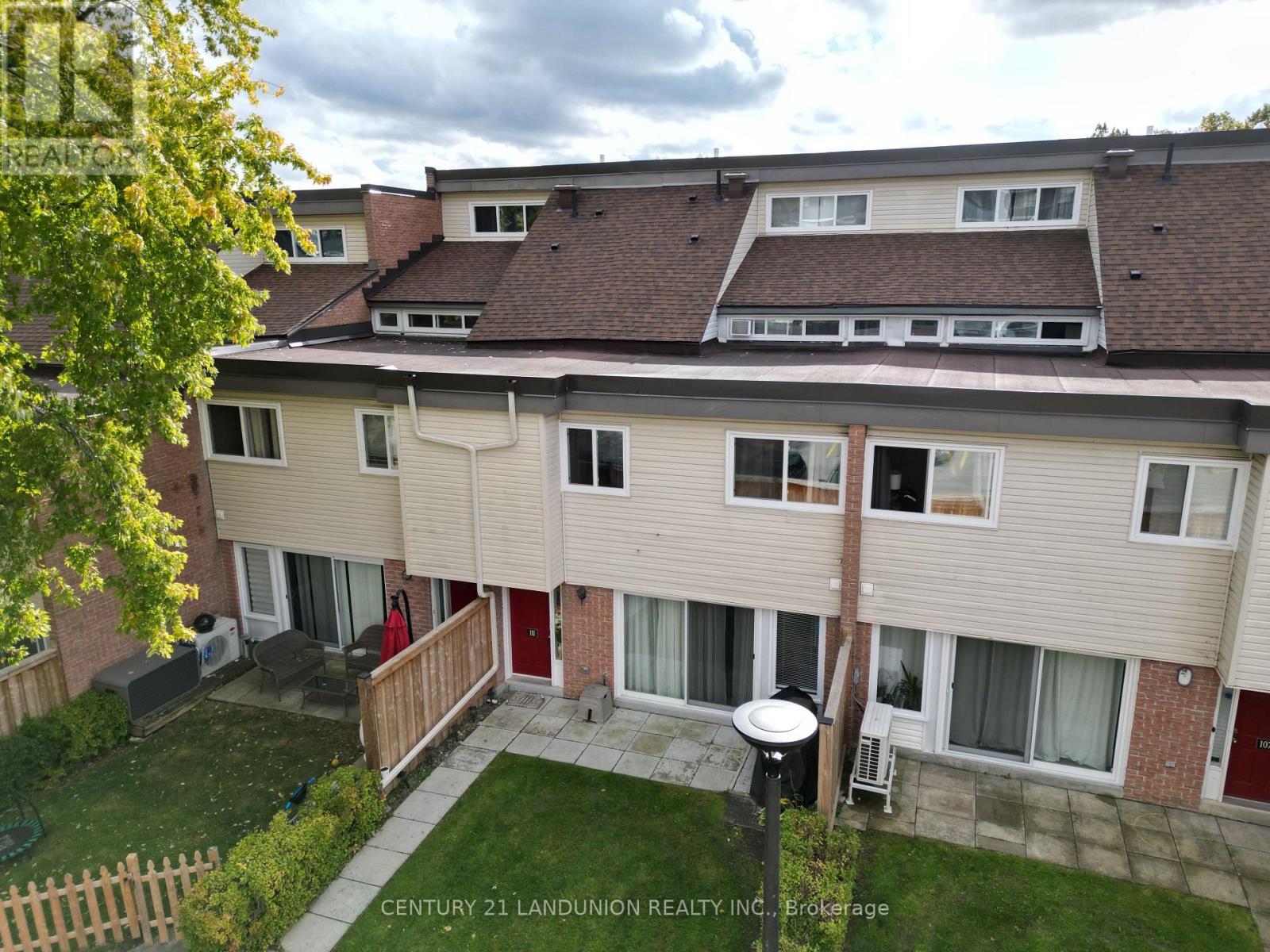 111 Milestone Cres, Aurora, ON L4G 3M2