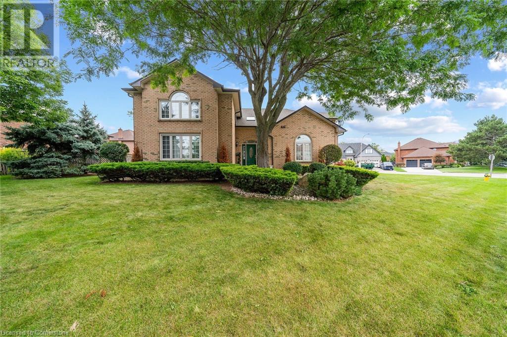 3 Shoreline Cres, Grimsby, ON L3M 5B1