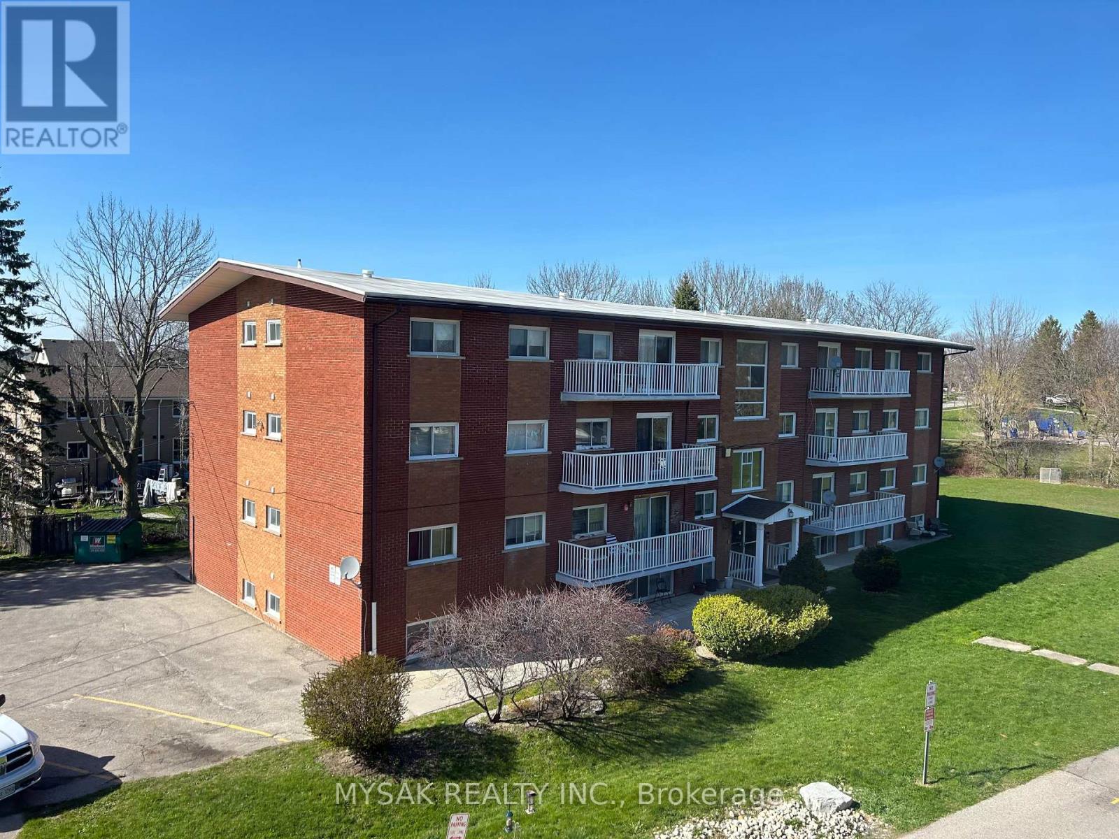 497 Victoria Rd N, Guelph, ON N1E 5K1