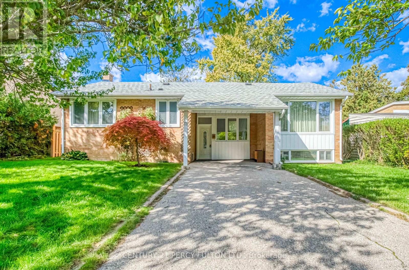 73 Berkinshaw Cres, Toronto, ON M3B 2T1