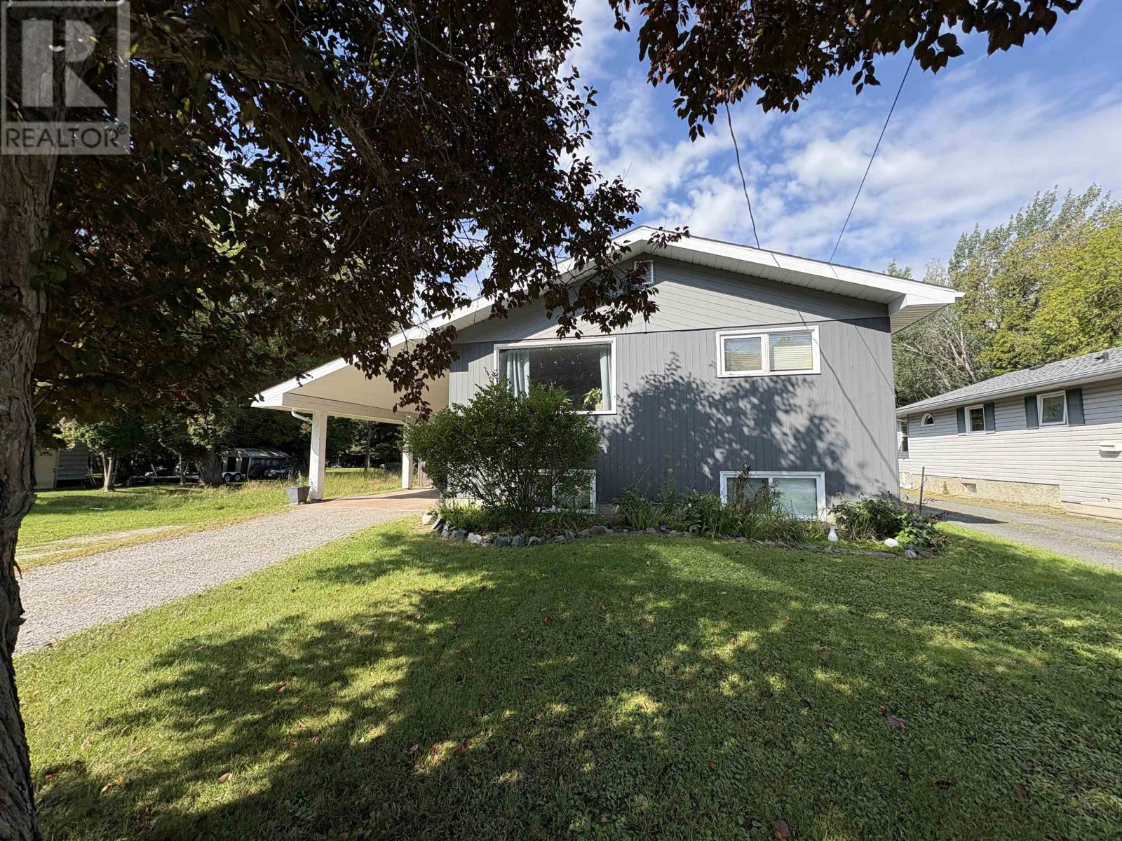385 Daniel Ave, Fort Frances, ON P9A 3L5