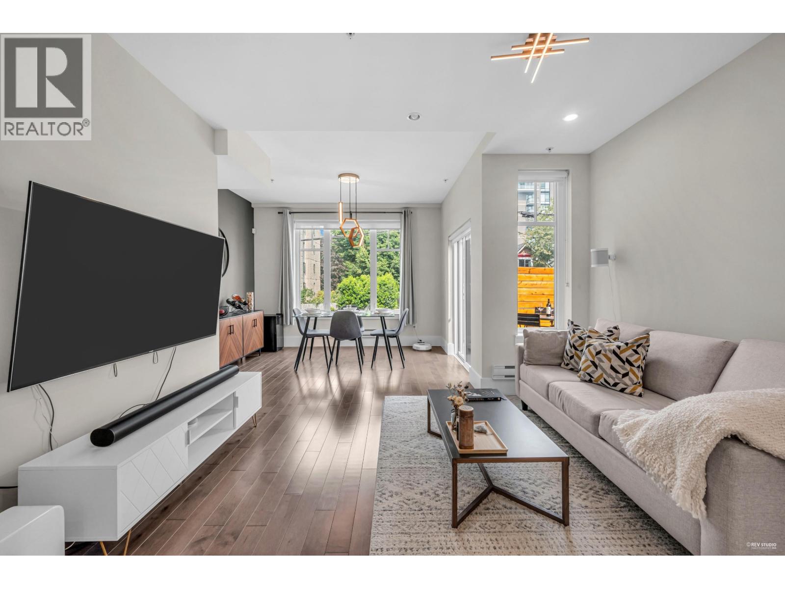 333 E 7th Ave, Vancouver, BC V5T 1M9