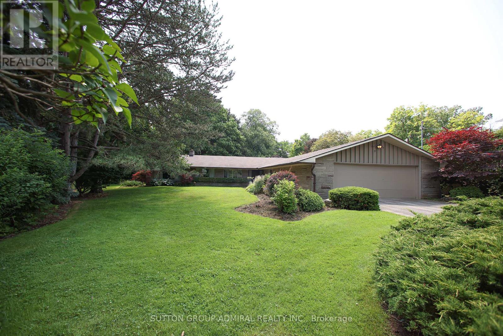 91 Forest Grove Dr, Toronto, ON M2K 1Z4