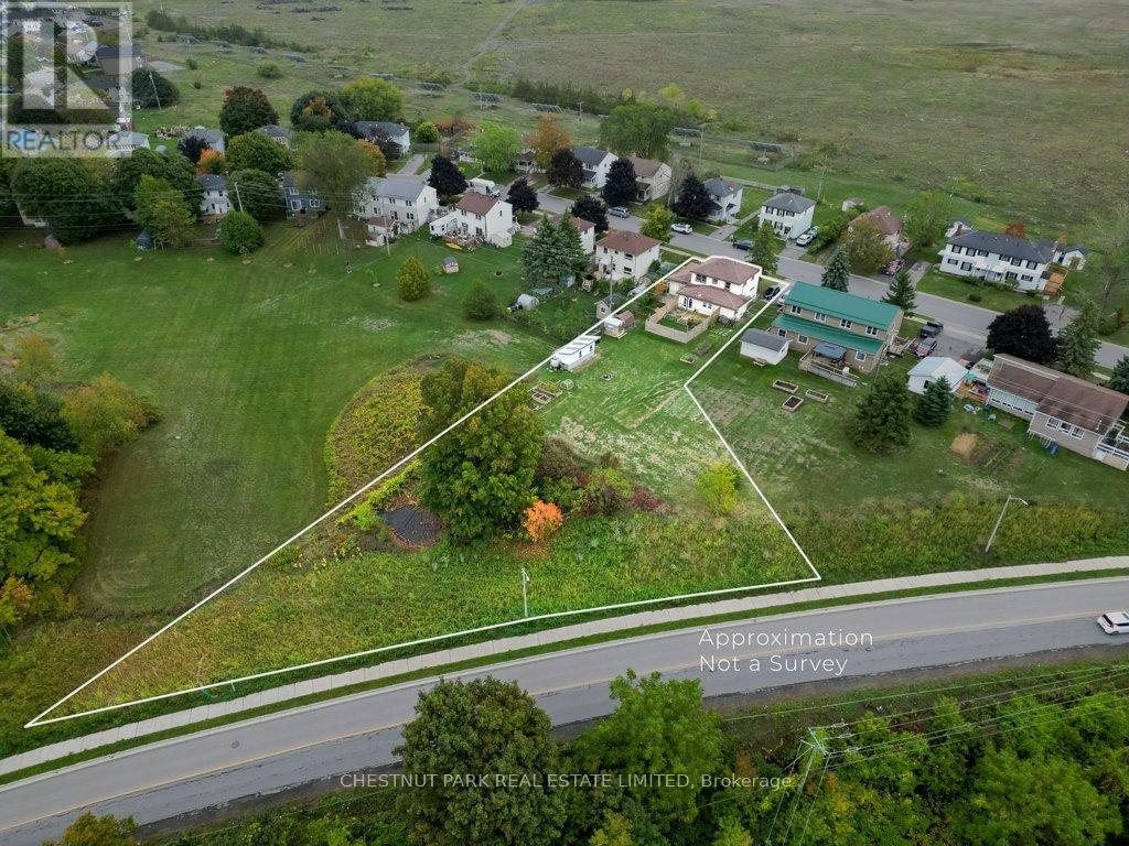 6 London Ave, Prince Edward County Picton Ward, ON K0K 2T0