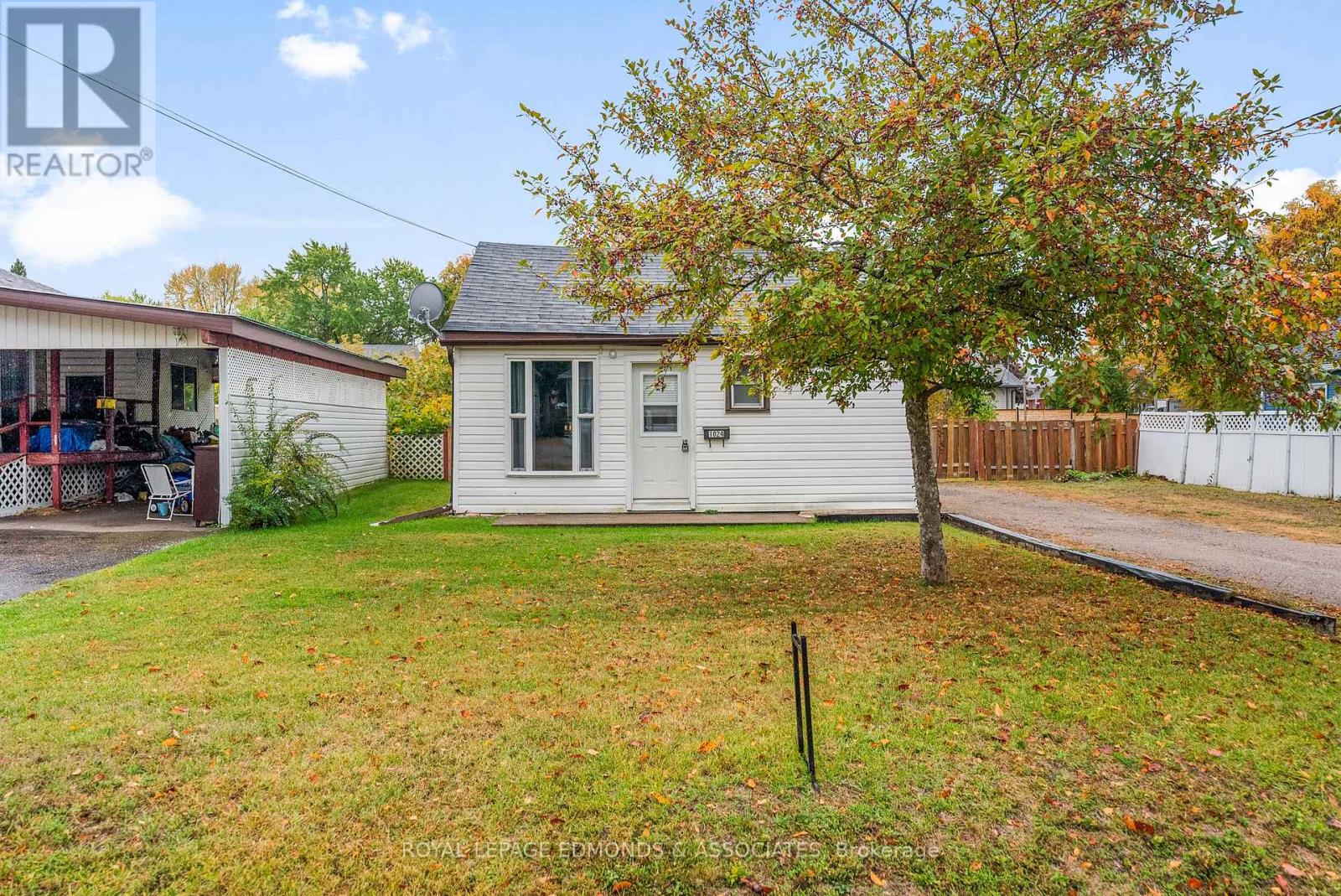 1024 Poirier St, Pembroke, ON K8A 6H2