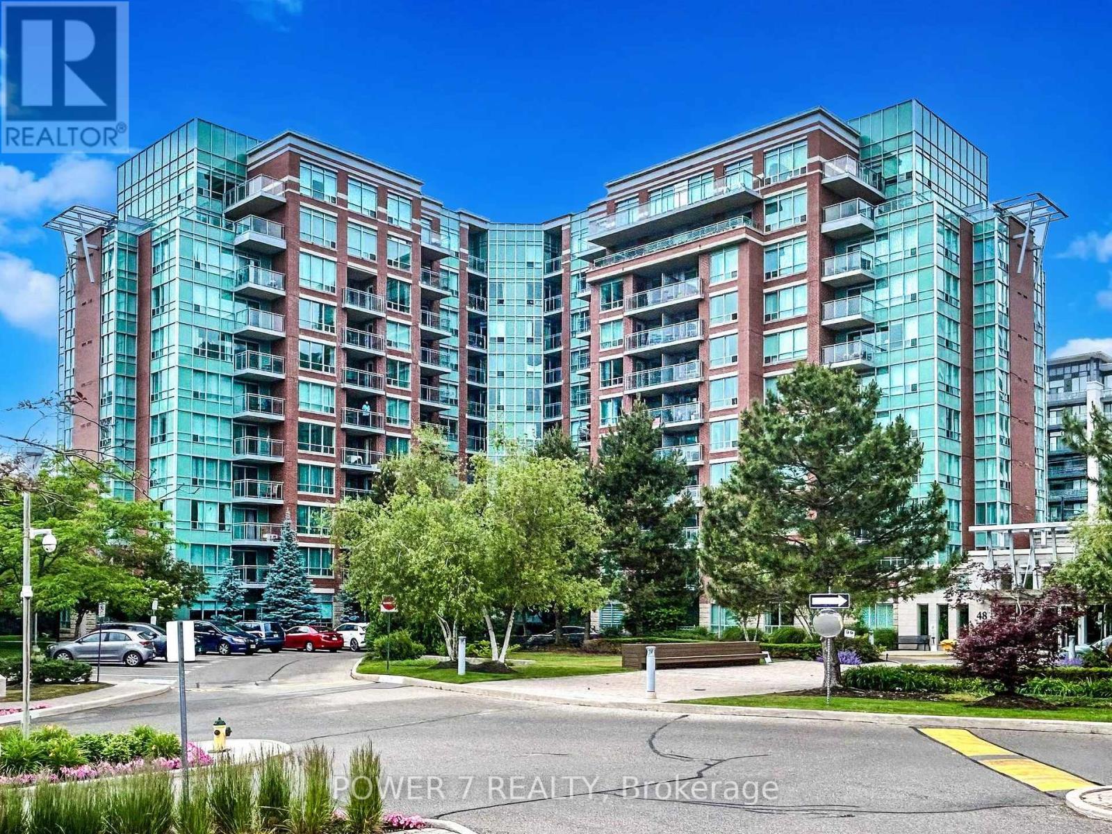 618 48 Suncrest Blvd, Markham, ON L3T 7Y5