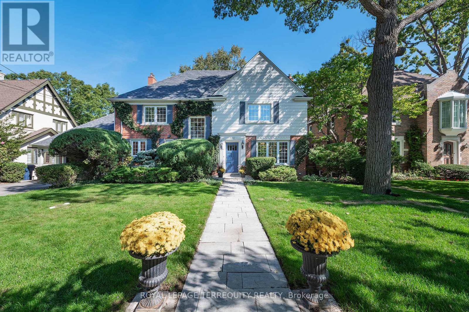 223 Riverside Dr, Toronto, ON M6S 4A8