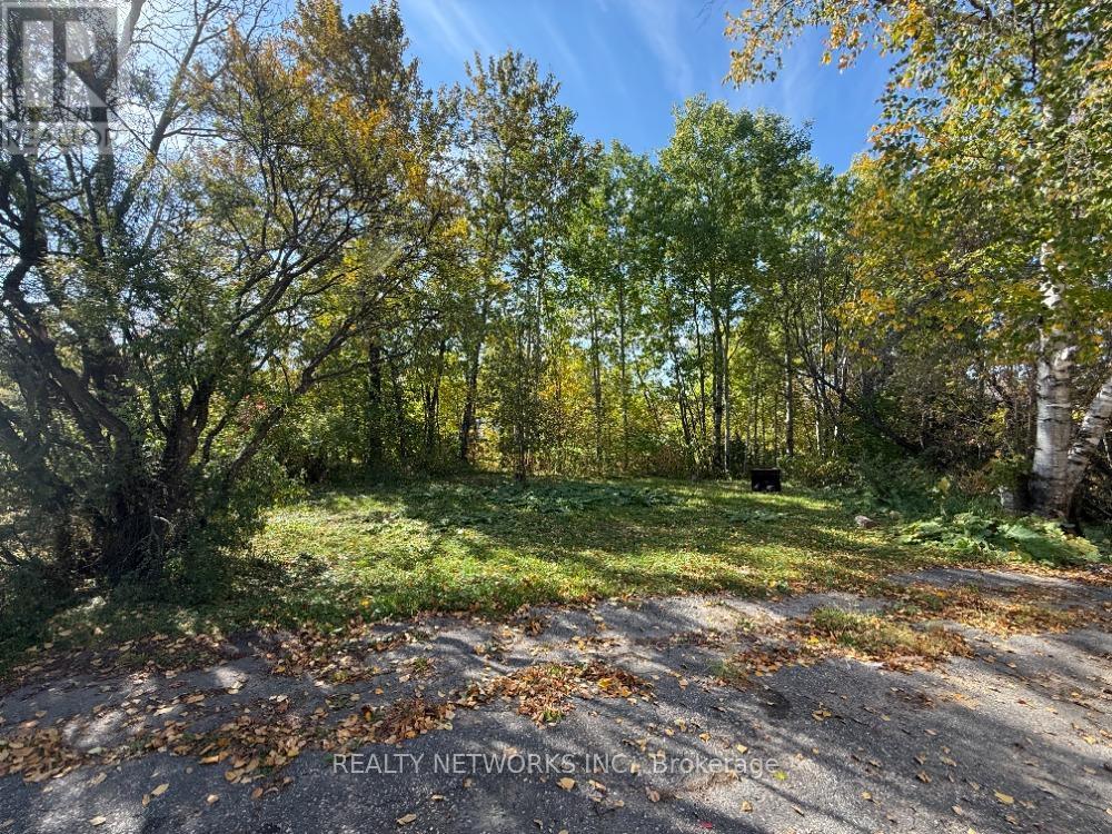 156 B Warner St, Timmins, ON P0N 1H0