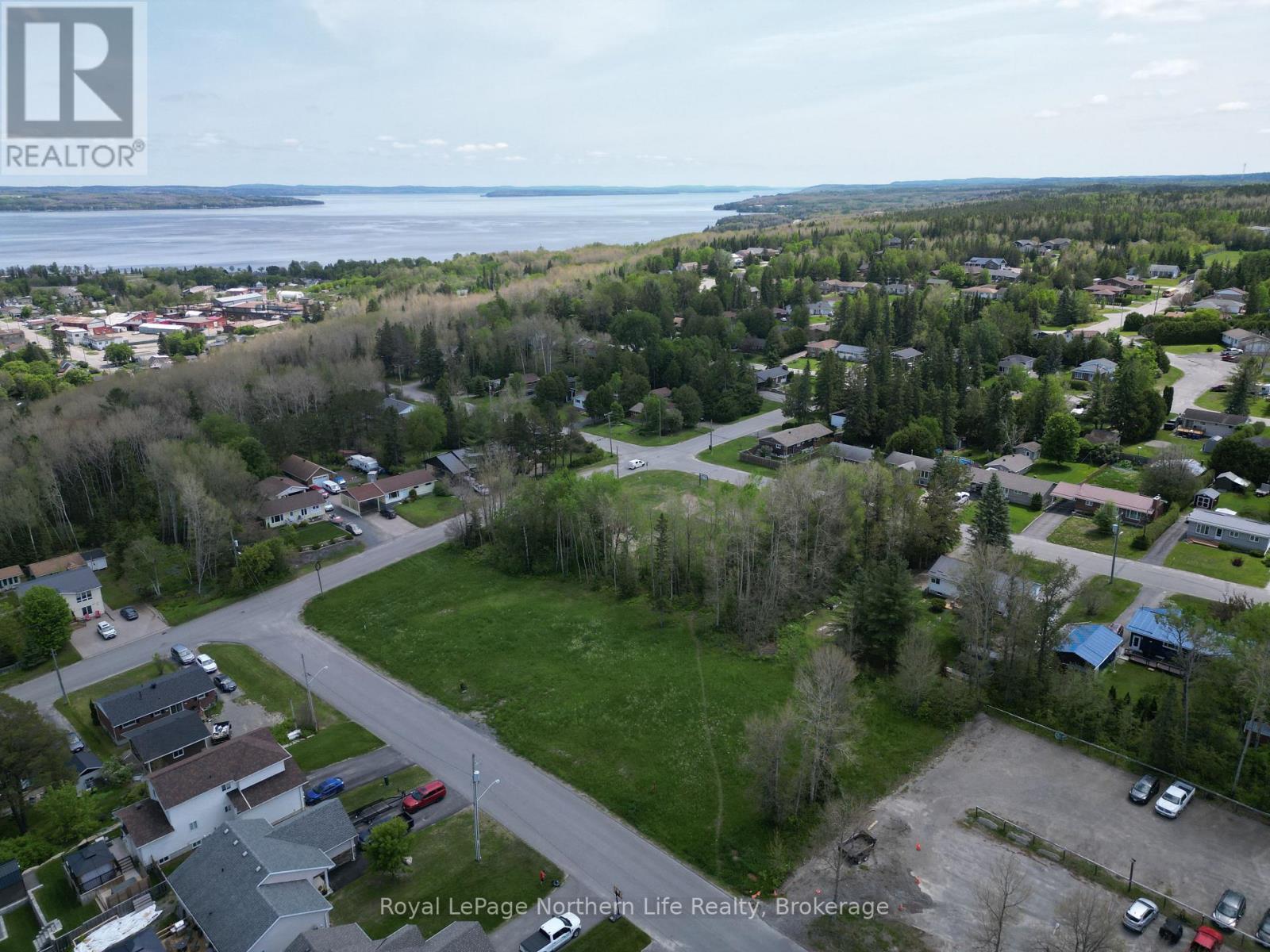 536 Mccamus Ave, Temiskaming Shores, ON P0J 1P0