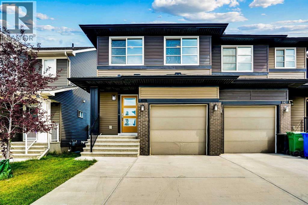 186 Carringvue Park NW, Calgary, AB T3P 1L1