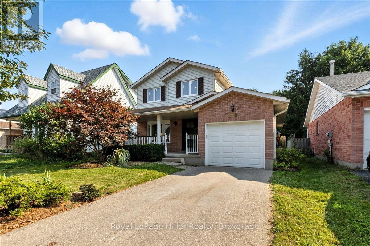 240 Dartmoor Cres, Waterloo, ON N2K 3S9