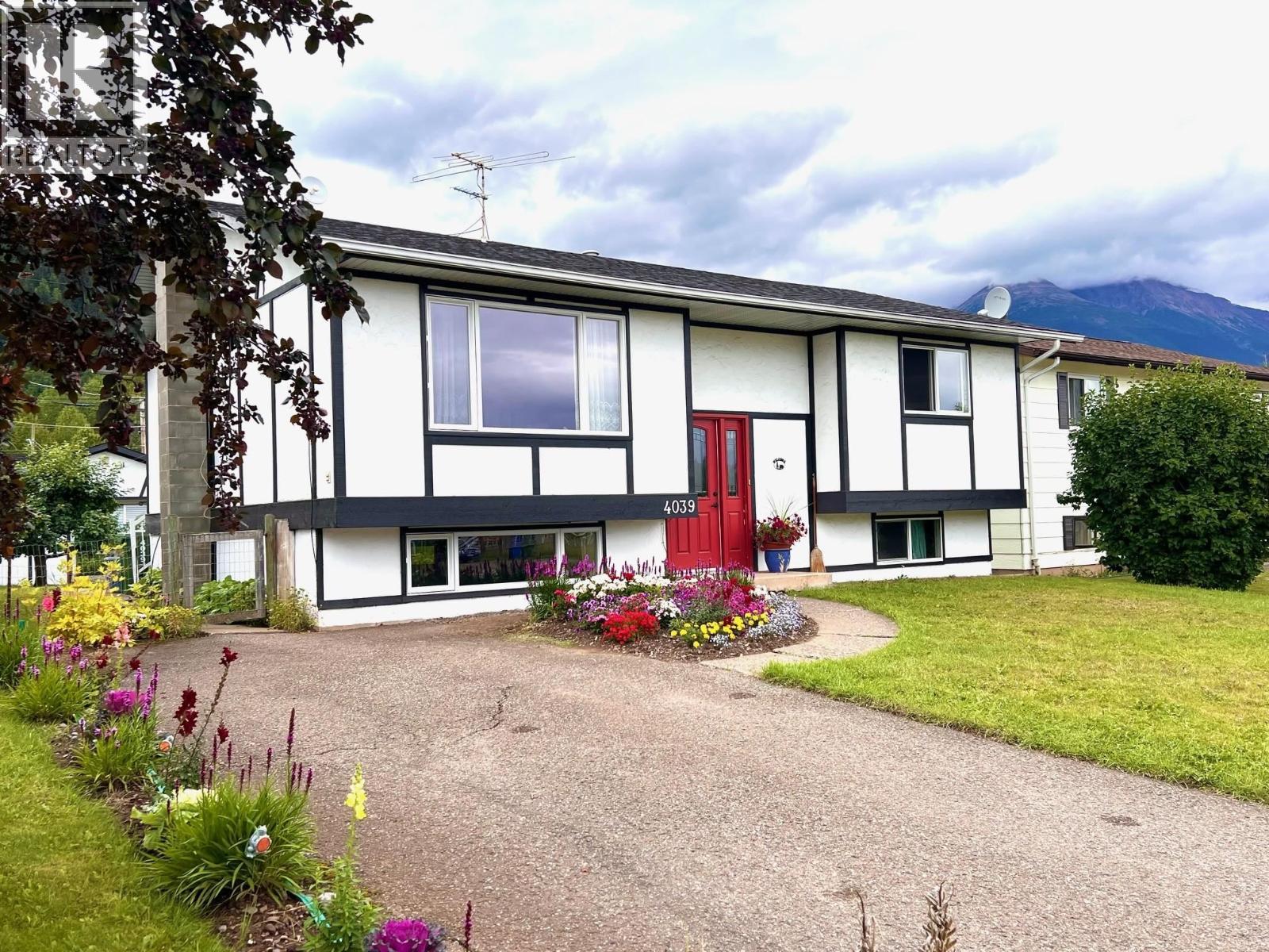 4039 Alfred Ave, Smithers, BC V0J 2N0