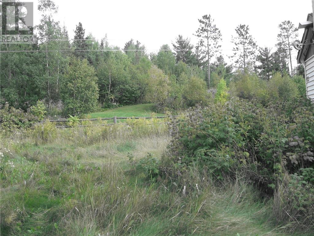 73 Smith St, Nairn Centre, ON P0M 2L0