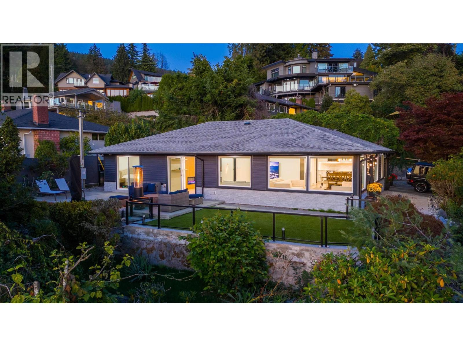 3812 Dalkeith Dr, North Vancouver, BC V7N 3N6