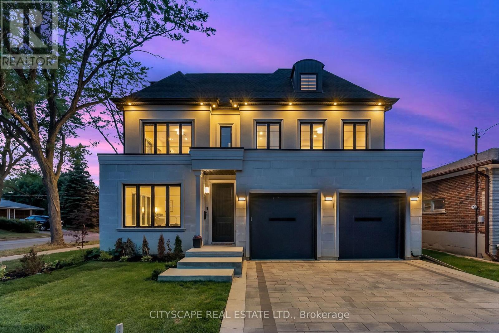 140 Hillmount Ave, Toronto, ON M6B 1X8