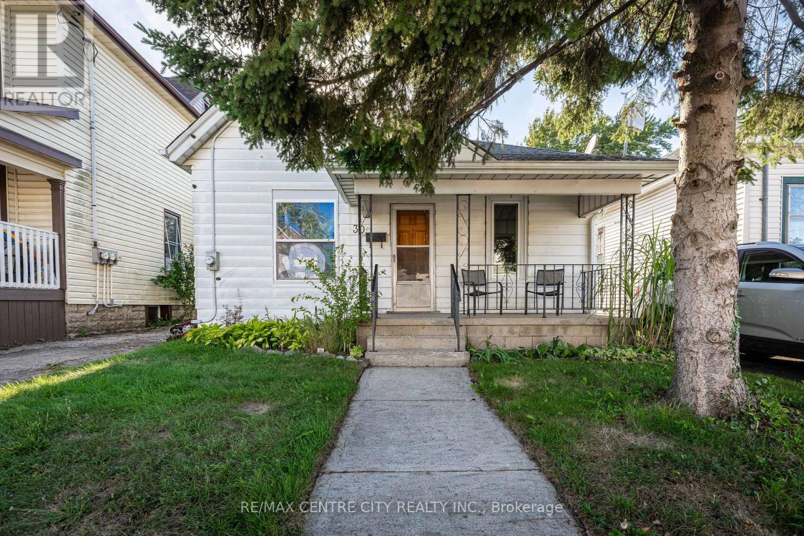 30 Yarwood St, St. Thomas, ON N5P 2Y3