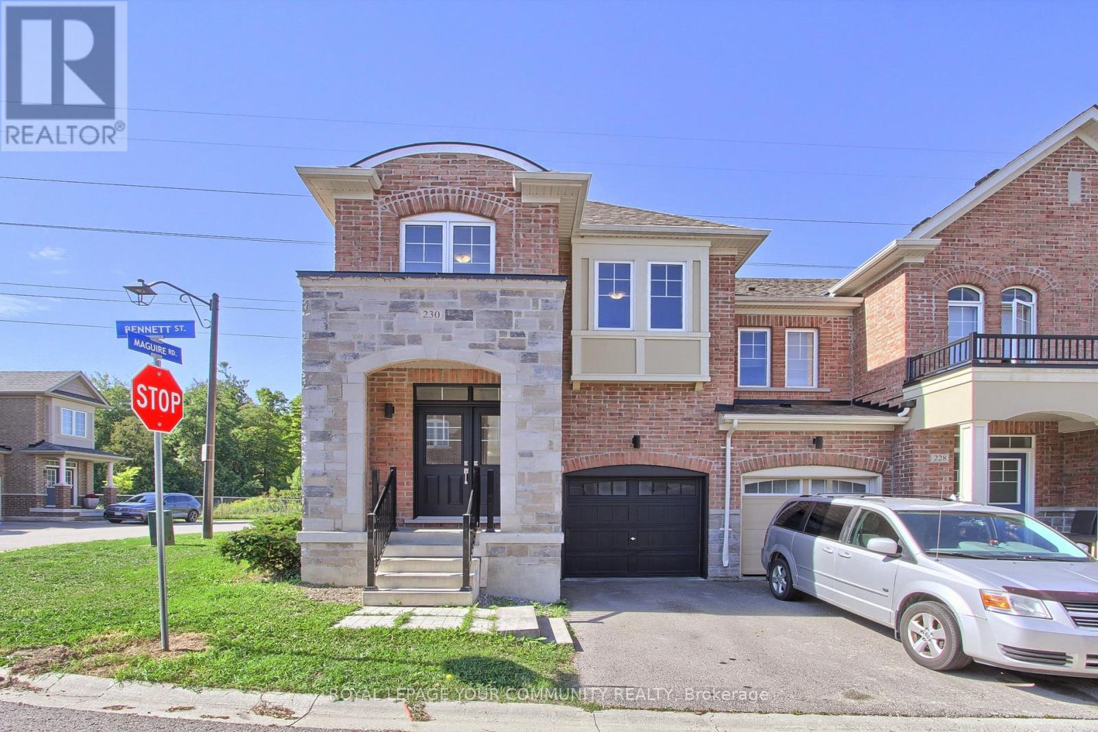 230 Bennett St, Newmarket Glenway Estates, ON L3X 0M1