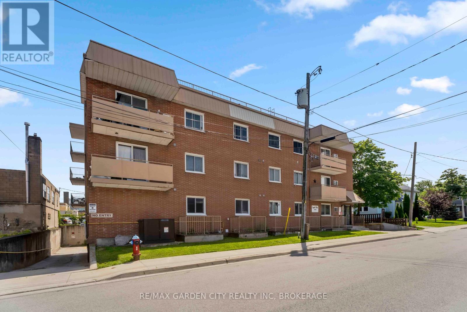 202 4692 Crysler Ave, Niagara Falls, ON L2E 3V8