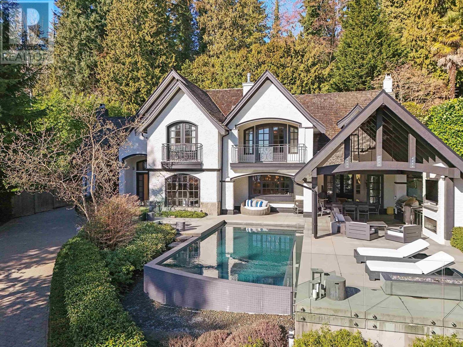 2985 Altamont Cres, West Vancouver, BC V7V 3C2