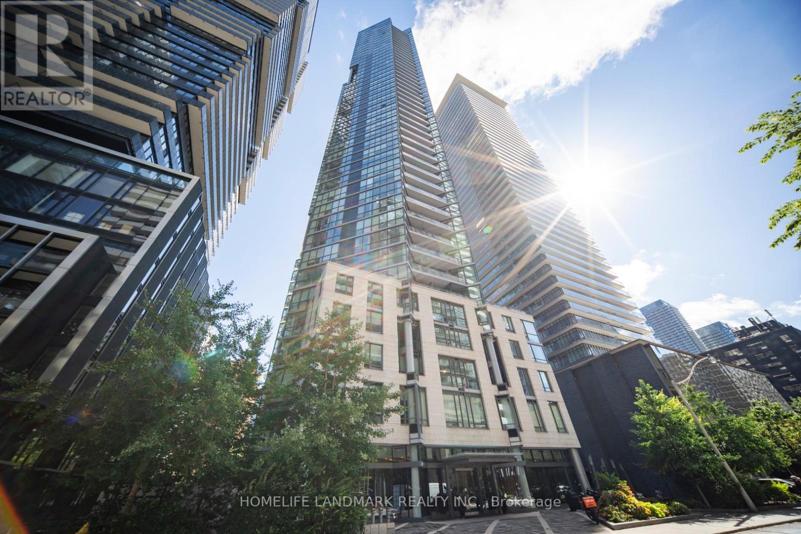 5202 45 Charles St E, Toronto, ON M4Y 0B8