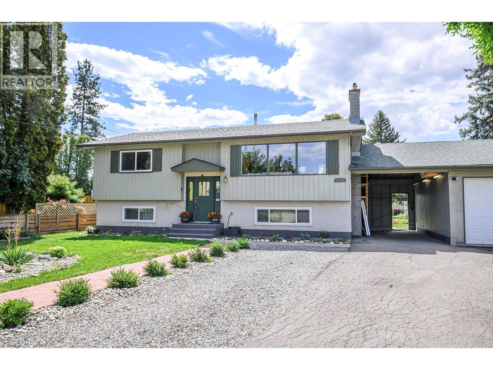 3576 Mountainview Pl, Kamloops, BC V2B 7B4