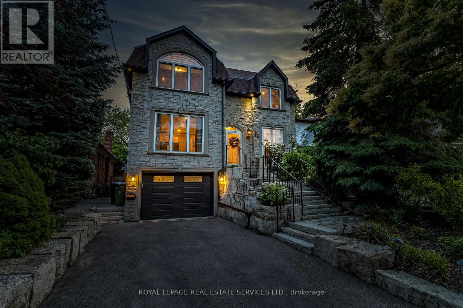 26 Prennan Ave, Toronto, ON M9B 4B8