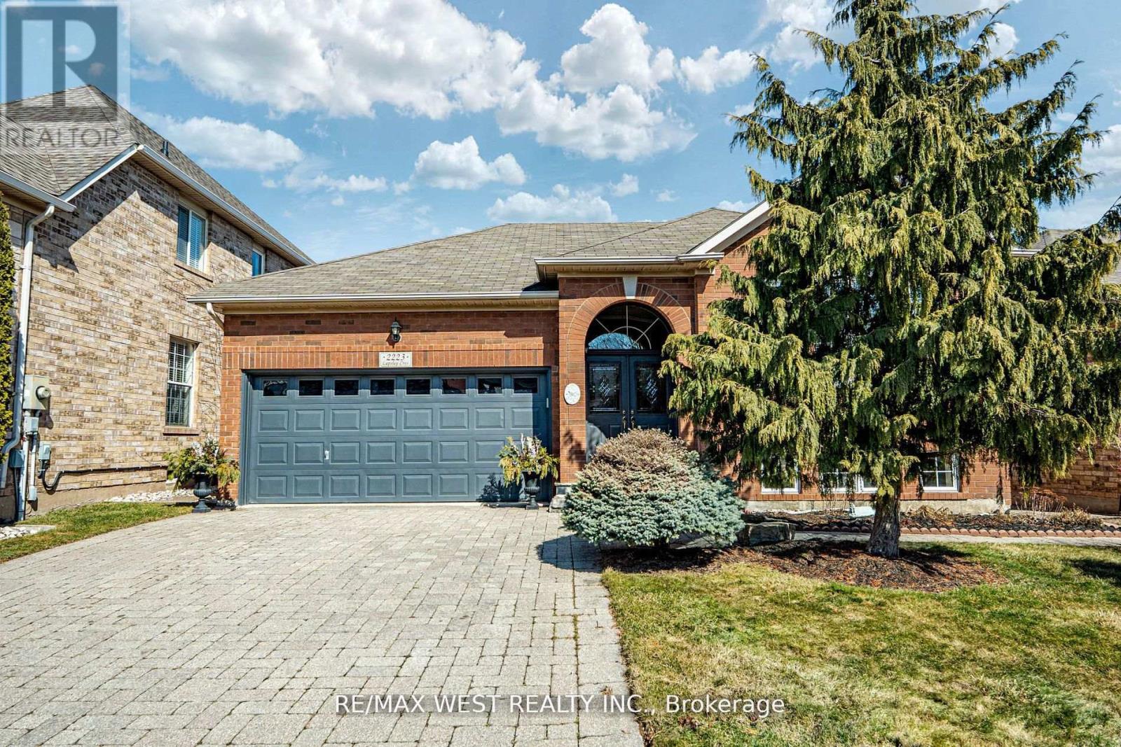 2223 Lapsley Cres, Oakville, ON L6M 4V1