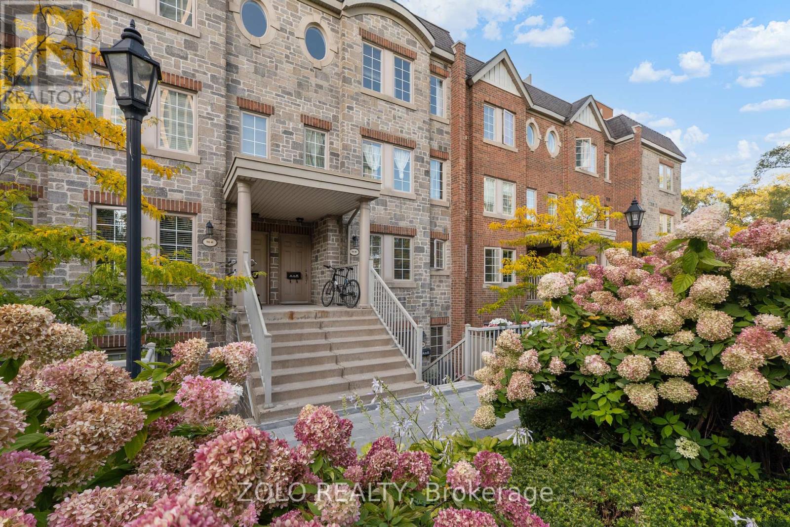 39 93 The Queensway, Toronto, ON M6S 5A7