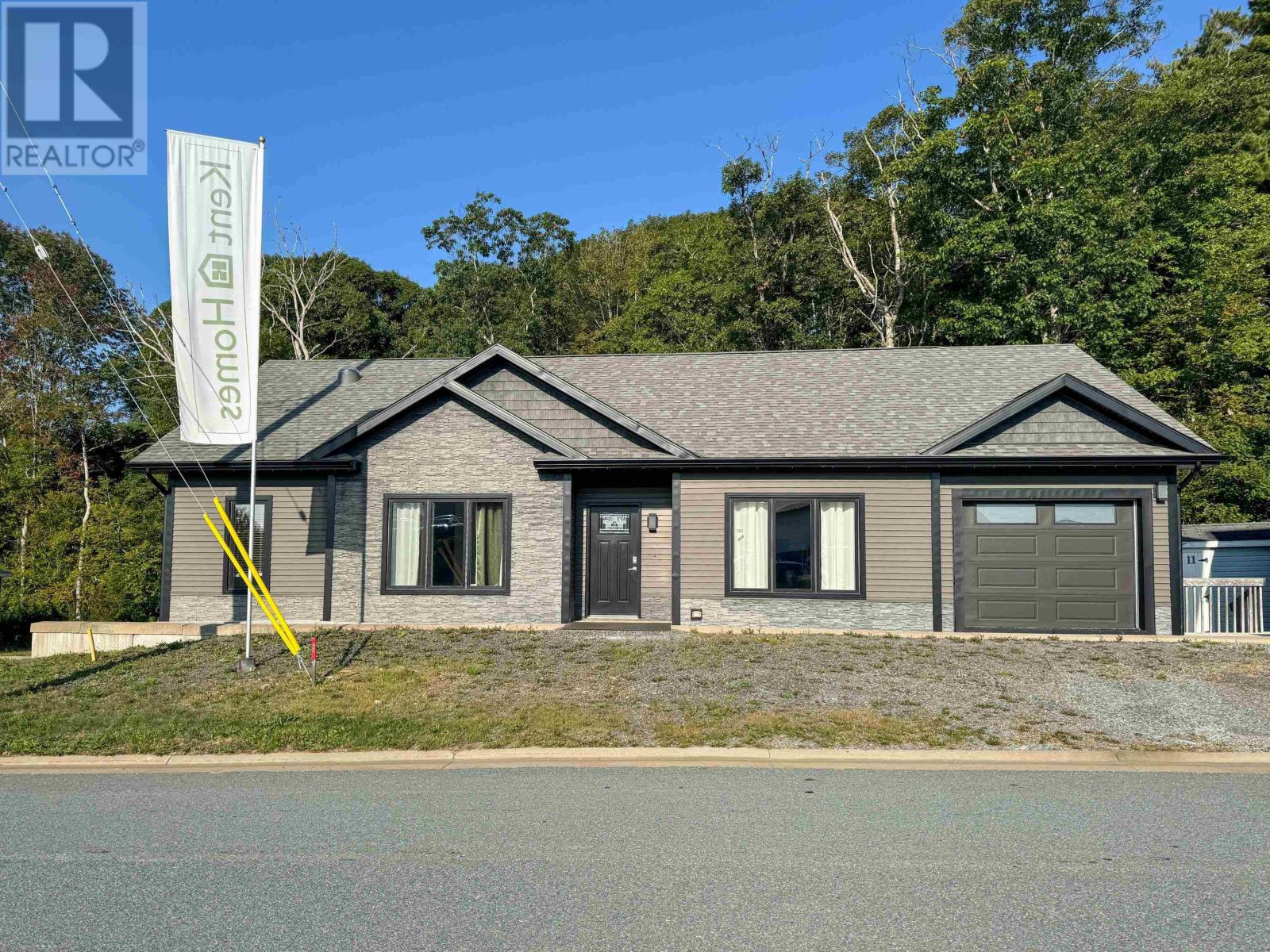 277 Haven Dr, Bridgewater, NS B4V 4E4