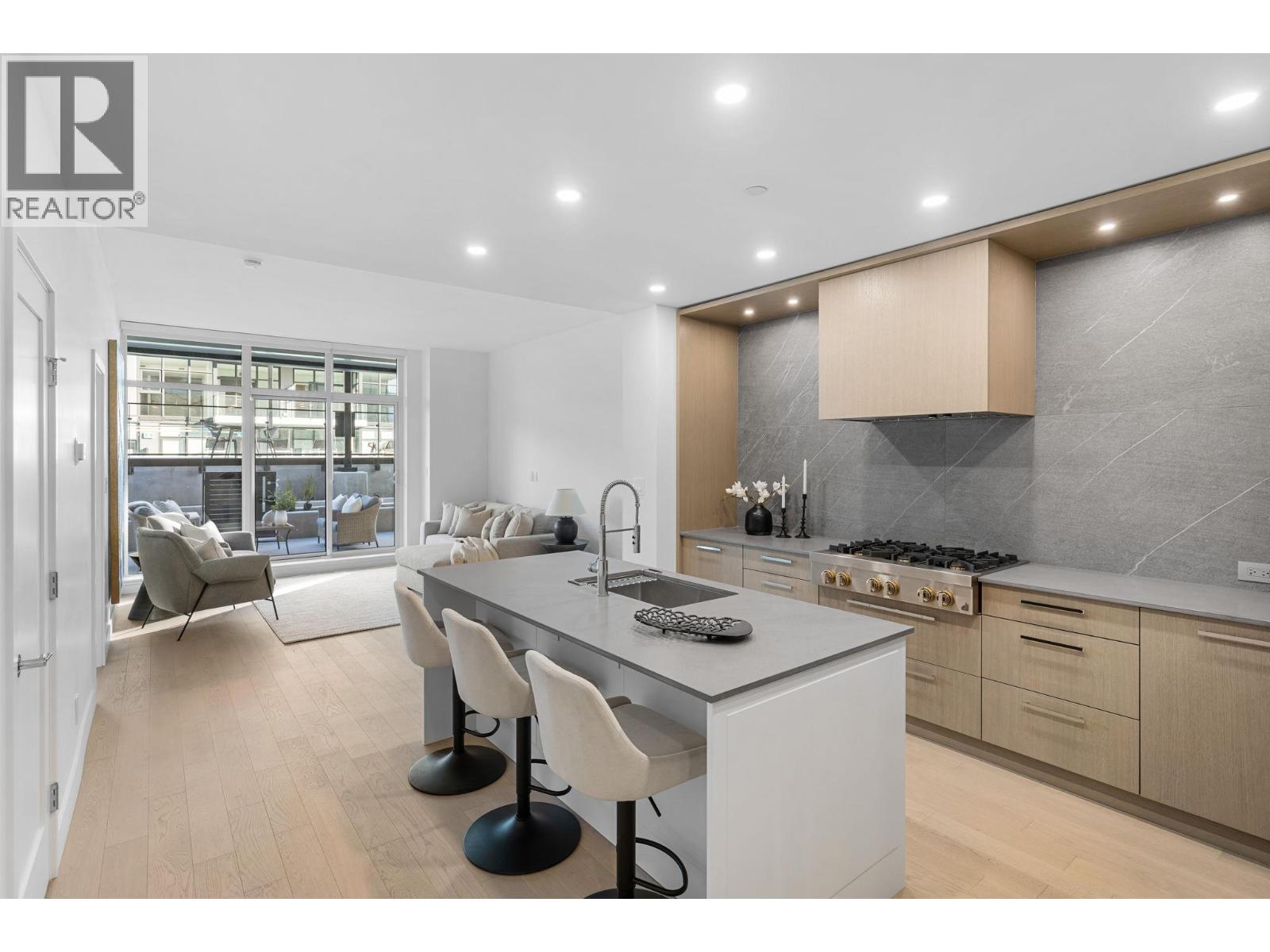 3409 Lakeshore Road Unit 209, Kelowna, BC V1W 0G6