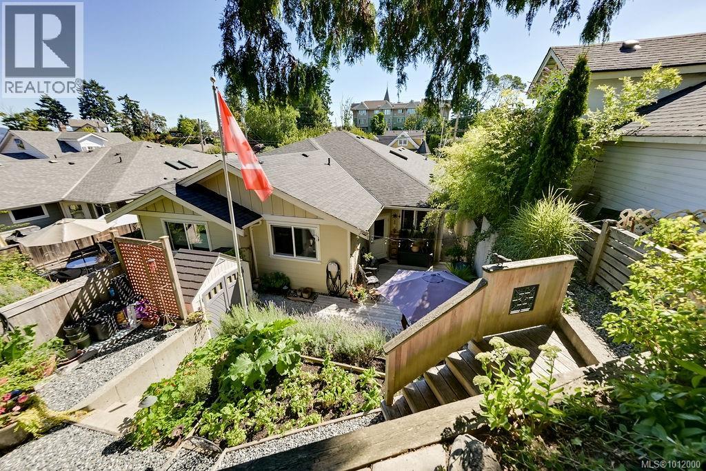9906 Maple St, North Cowichan, BC V0R 1K1