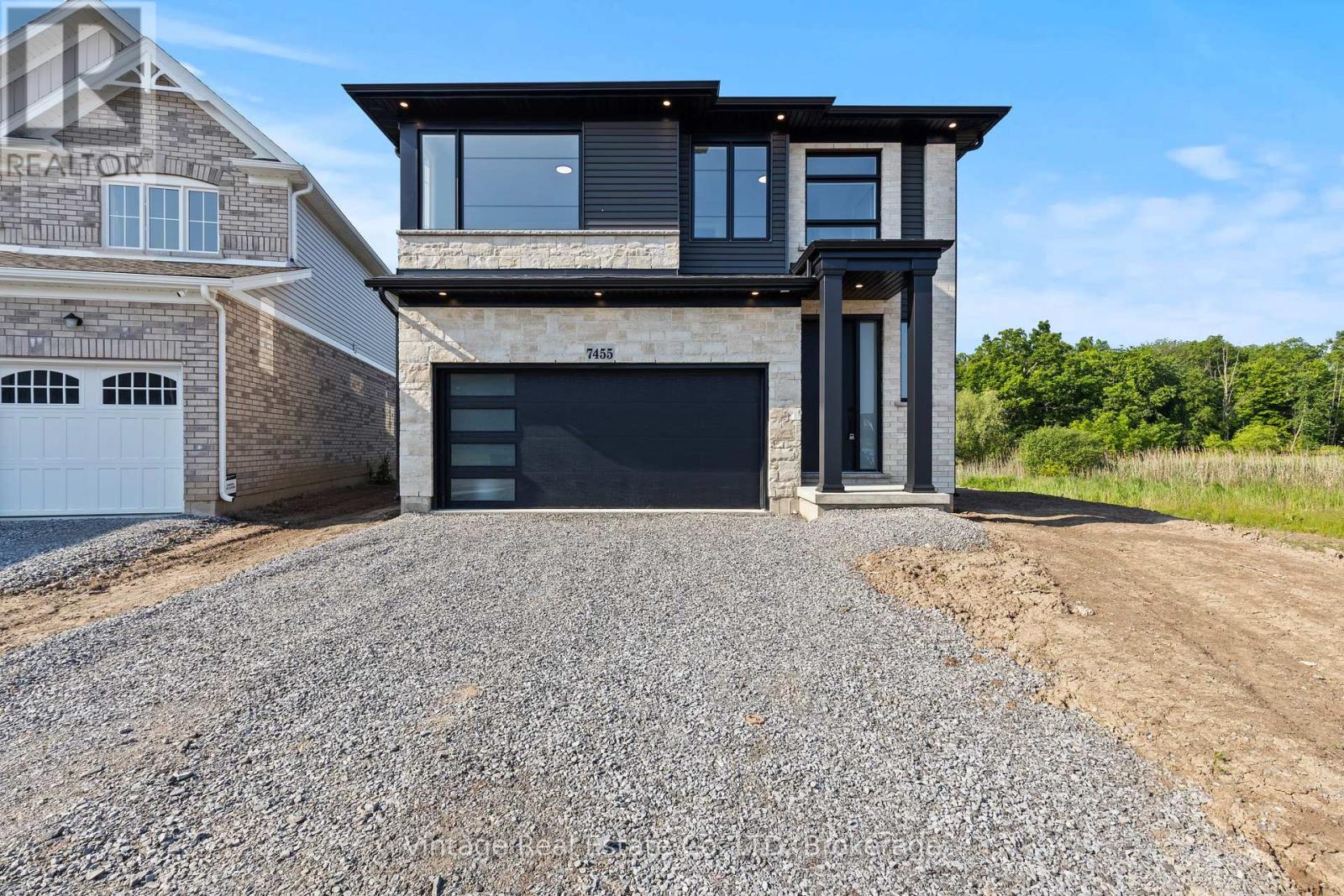 7455 Majestic Trl, Niagara Falls, ON L2H 3V9