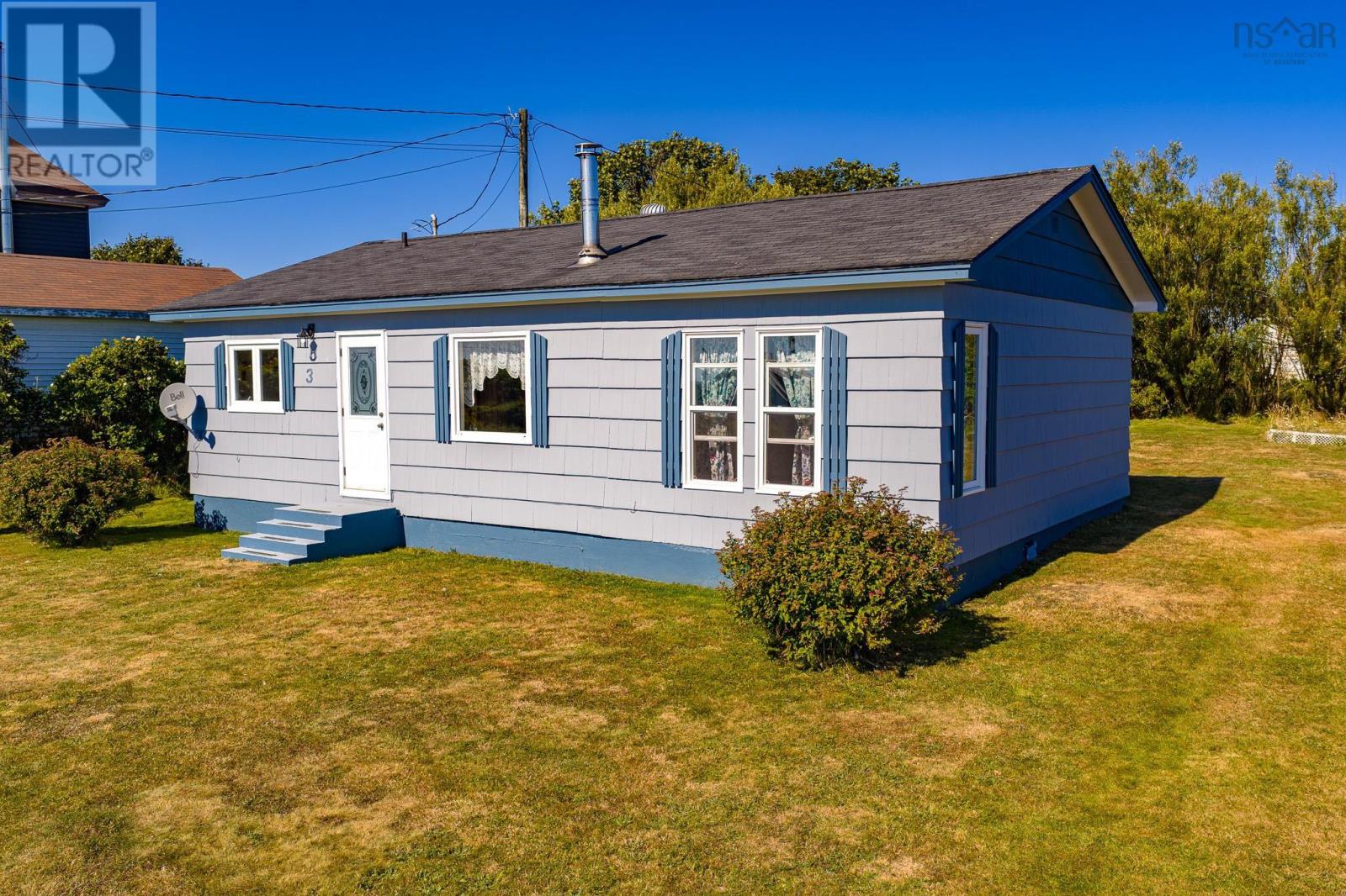 5 Atlantic St, Clarkaposs Harbour, NS B0W 1P0